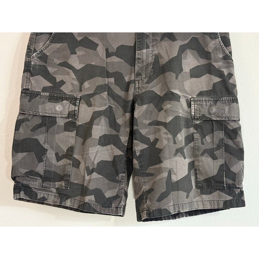 Patagonia Men’s Organic Cotton Camo Cargo Cargo Shorts Size 33 10” Inseam - Picture 4 of 10